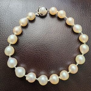 14k White Gold Pearl Bracelet.